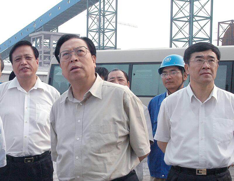 2007年6月30日，，时任河南省委书记徐光春到1XBET官网视察。