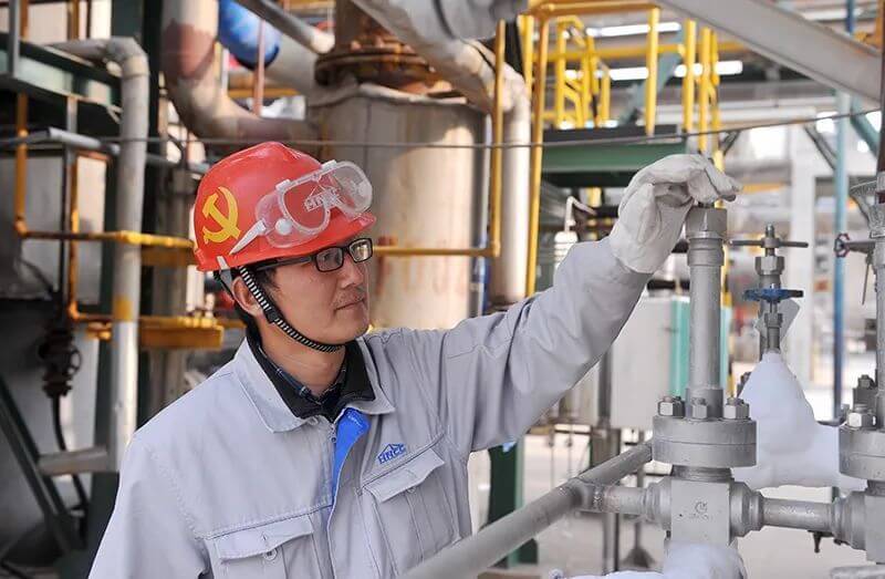 用实干诠释责任担任——记集团公司劳动圭表、、合成岗位技术员杨松