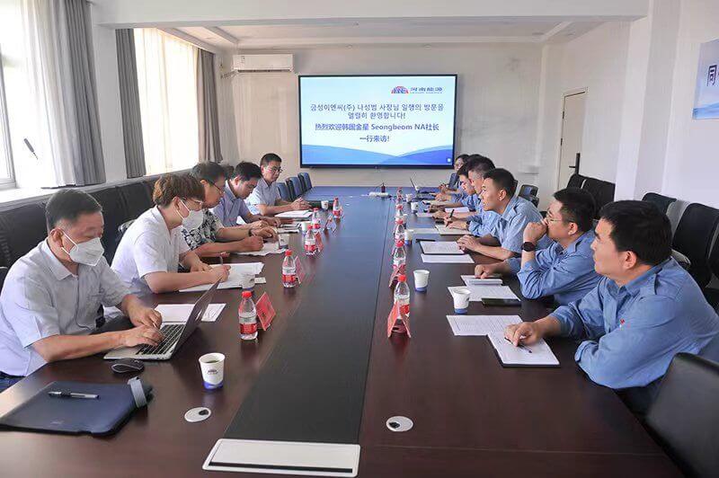 韩国客人到1XBET官网走访