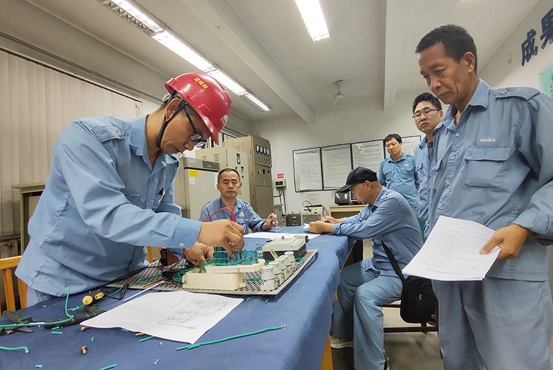 濮阳园区发展年度技师、、高级技师认定